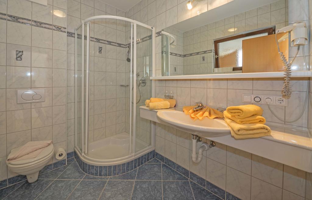 Haus Schluder - Familie Stanitzer Hotel Weissensee Kamer foto