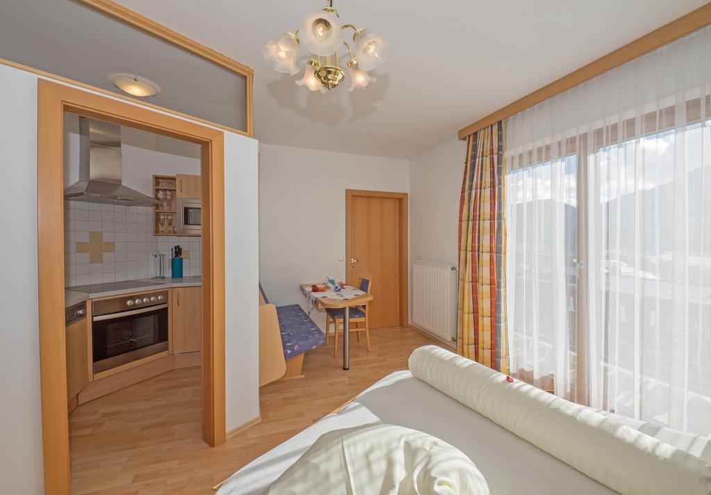 Haus Schluder - Familie Stanitzer Hotel Weissensee Kamer foto